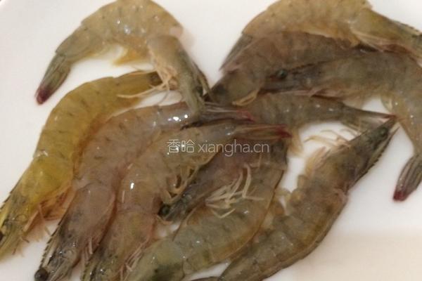蒜蓉开背虾的做法图解1