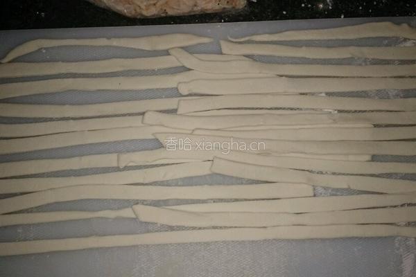 花式拌面镶鱼片的做法图解3