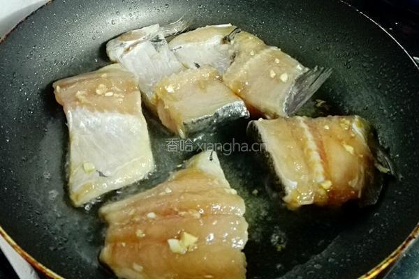 香煎扁鱼的做法图解4