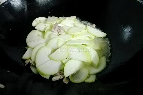 蒲瓜煮瘦肉的做法图解7