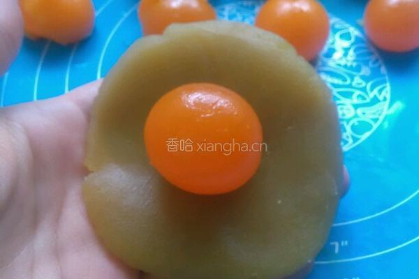 广式蛋黄莲蓉的做法图解8
