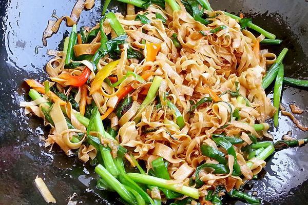 韭菜豆腐皮的做法图解4