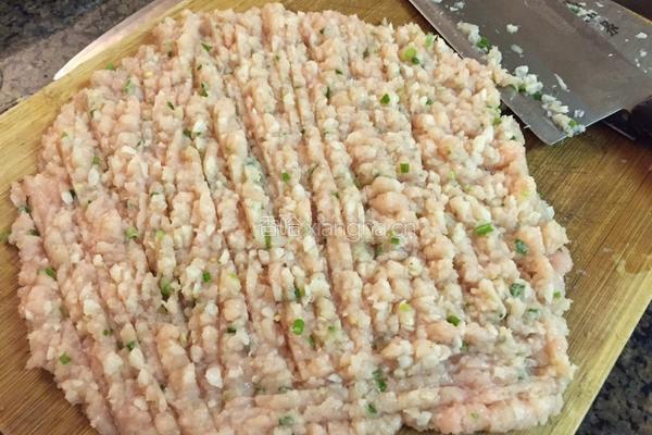 孜然鸡肉丸的做法图解2