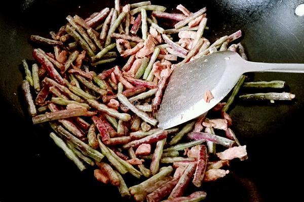 炒八月豆的做法图解6