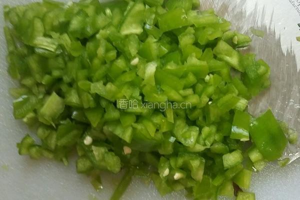 青椒鸡蛋饼的做法图解1