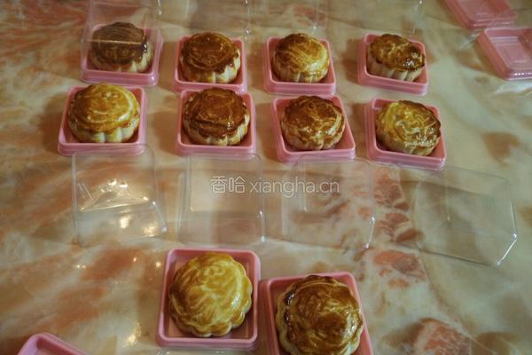 广式奶油椰汁蛋黄馅月饼的做法图解13