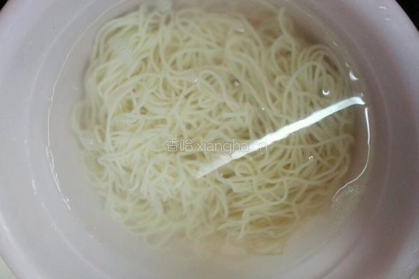 番茄鸡蛋冷面的做法图解9