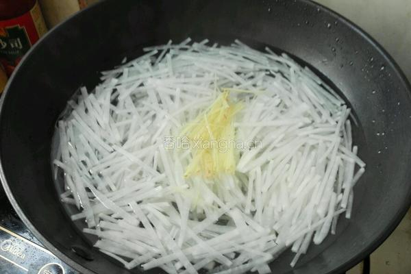 白玉萝卜汤的做法图解4