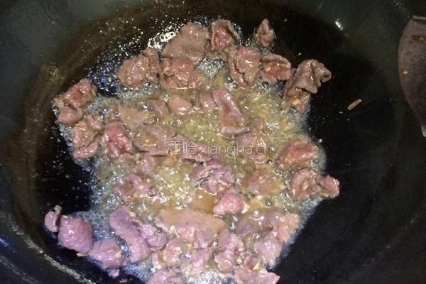 牛肉炒苦瓜的做法图解3