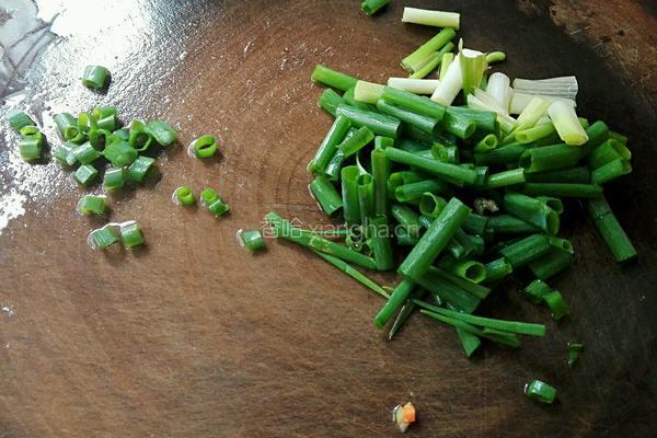 金针菇炒鸡蛋的做法图解3