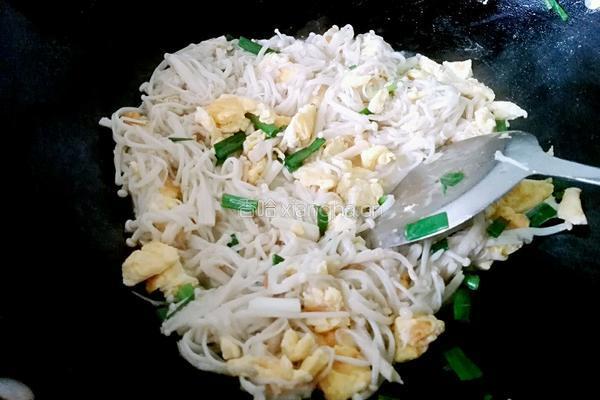 金针菇炒鸡蛋的做法图解10