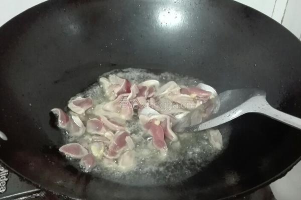 豆角炒鸡胗的做法图解4