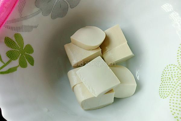 袖珍菇白豆腐汤的做法图解3
