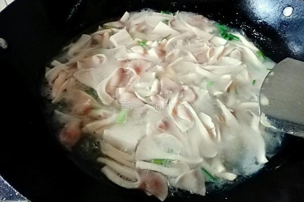 袖珍菇白豆腐汤的做法图解8