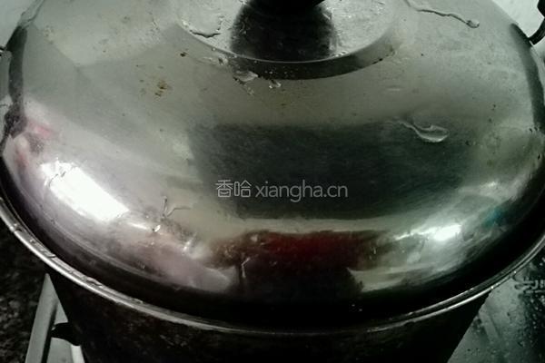 板栗煲鸡汤的做法图解4