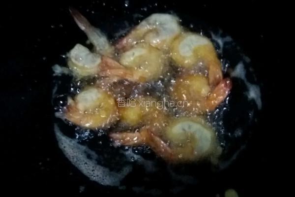 椒盐炸虾的做法图解4