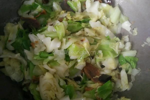 剩菜炒白菜的做法图解6