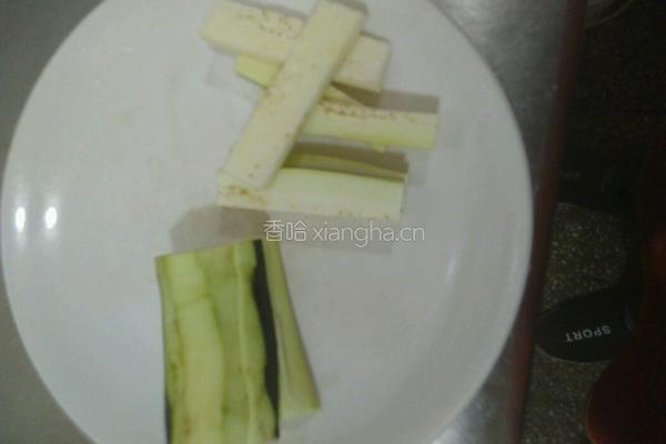 家庭版鱼香茄子的做法图解1