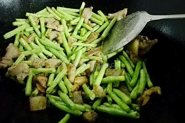 豆角炒猪肉的做法图解6