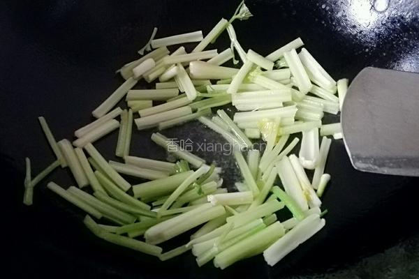 芹菜炒河粉的做法图解4