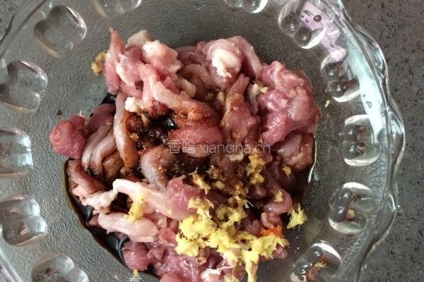 金针菇炒肉丝的做法图解2