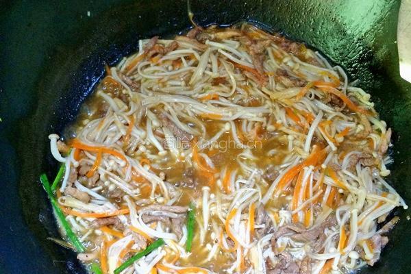 金针菇炒肉丝的做法图解7