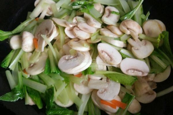 蘑菇炒小白菜的做法图解6