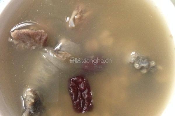 土茯苓甲鱼薏米汤的做法图解4