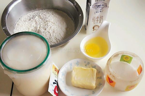 香酥面包卷的做法图解1