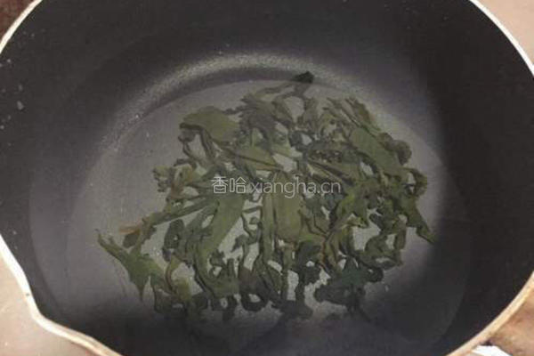 螺旋藻肉丸汤的做法图解3