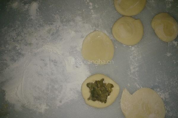 绿豆饼与快熟鸡蛋酥皮面包的做法图解3