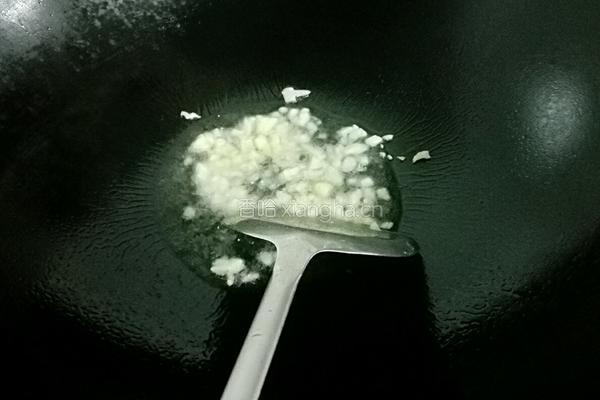 芹菜木耳炒腐竹的做法图解4