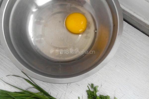 韭菜煎饼的做法图解1