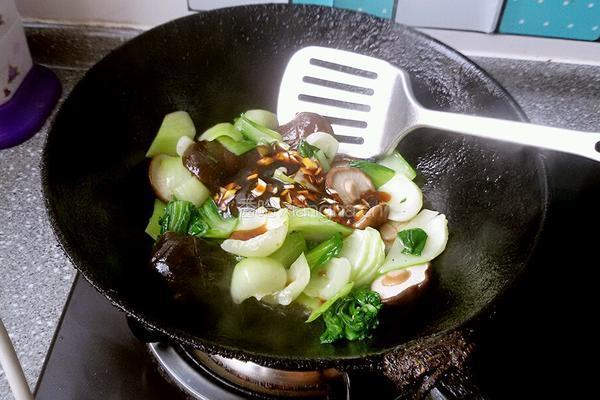 蚝油香菇油菜的做法图解4