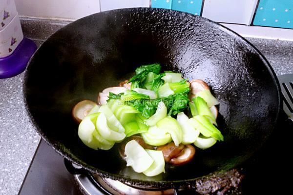 蚝油香菇油菜的做法图解3