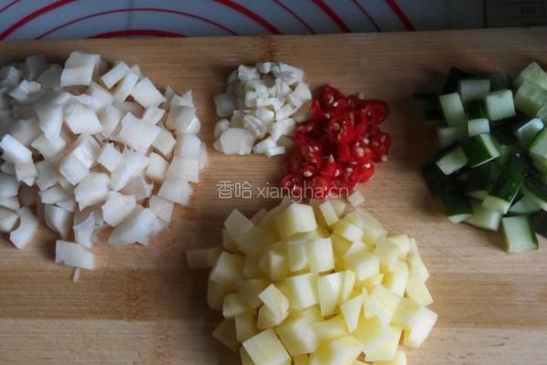 素炒三丁的做法图解1