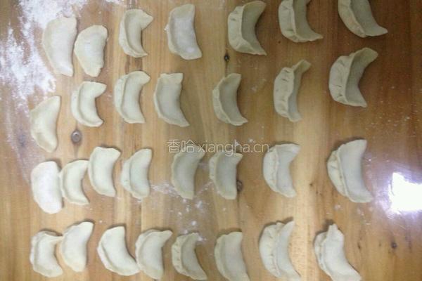 芹菜肉馅饺子。的做法图解25