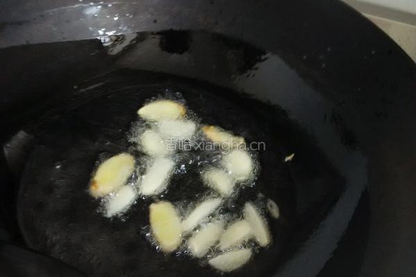 包菜炒肉丝的做法图解4