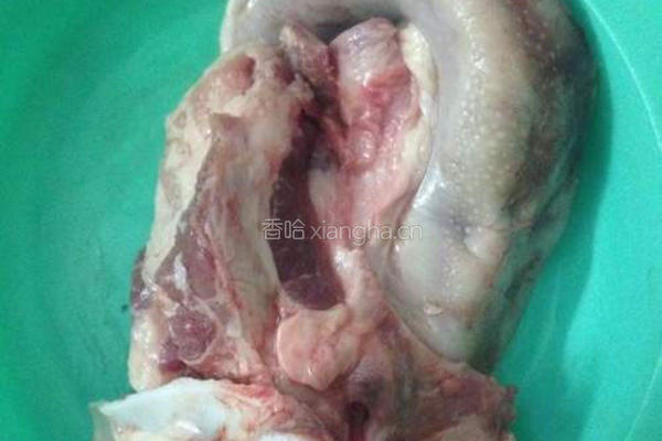 爆炒猪舌的做法图解1
