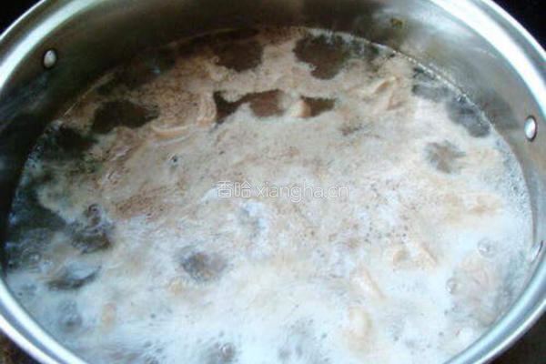  土豆炖牛腩（家常做法）的做法图解3