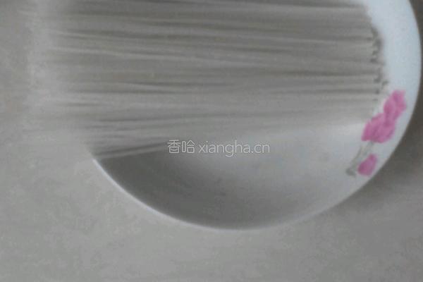 牛腩炖萝卜粉丝的做法图解4