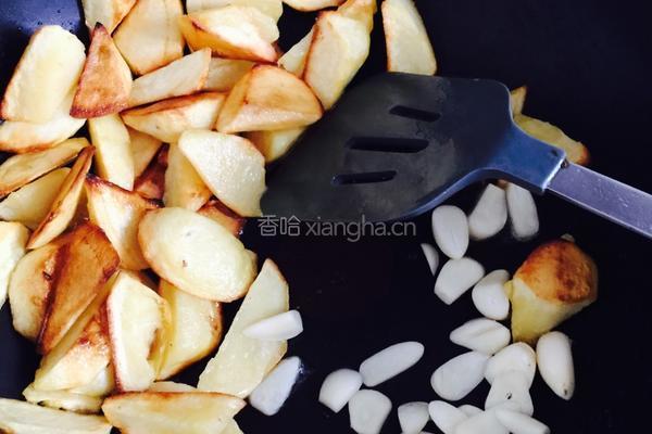茄汁土豆块的做法图解7