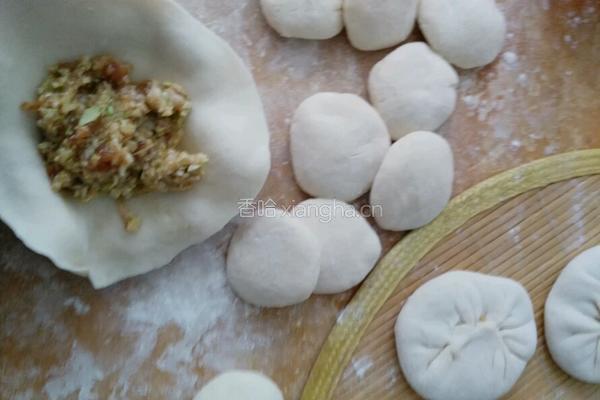 猪肉圆白菜馅饼的做法图解4
