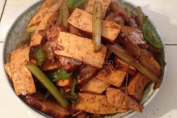 芹菜香干炒肉！的做法图解12