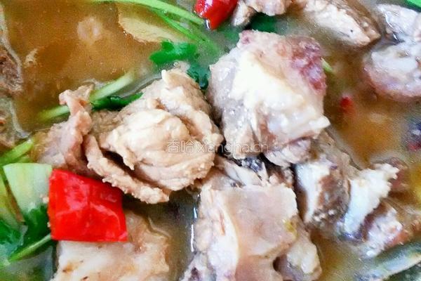 砂锅炖排骨的做法图解1