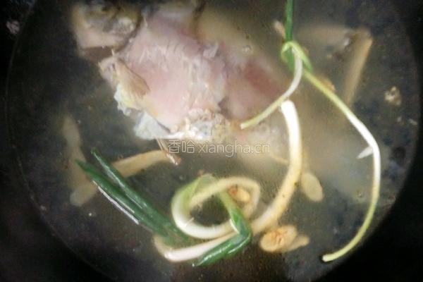 鲫鱼豆腐汤的做法图解8