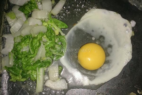 海鲜鸡蛋青菜炒饭的做法图解5