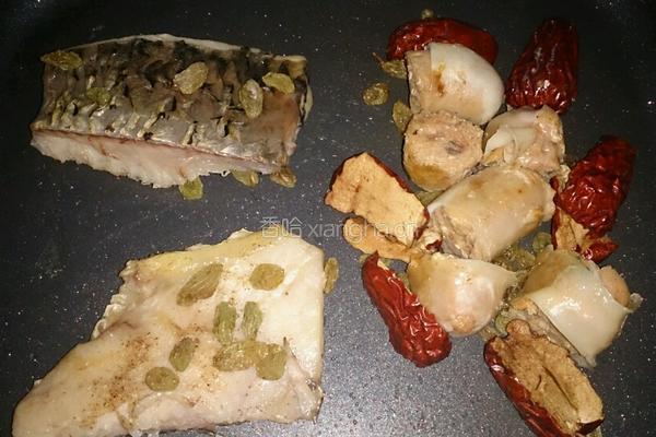 穆氏煎鱼肉泥膘肠(搭剔骨胡椒鱼排)的做法图解10