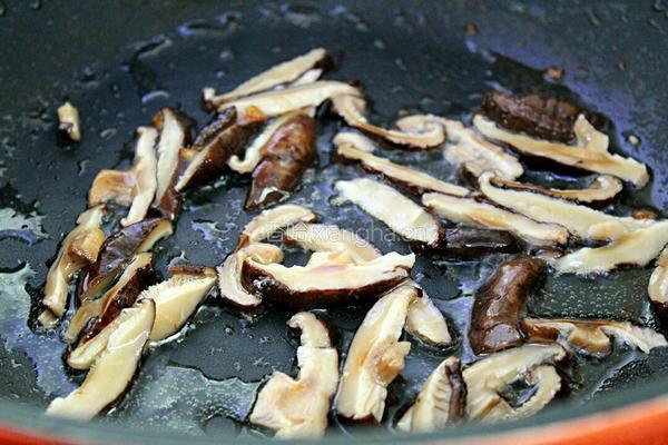 韩式石锅拌饭的做法图解4