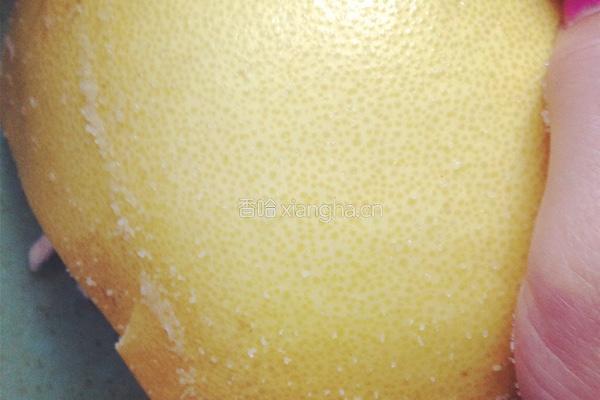 自制蜂蜜柚子茶的做法图解1